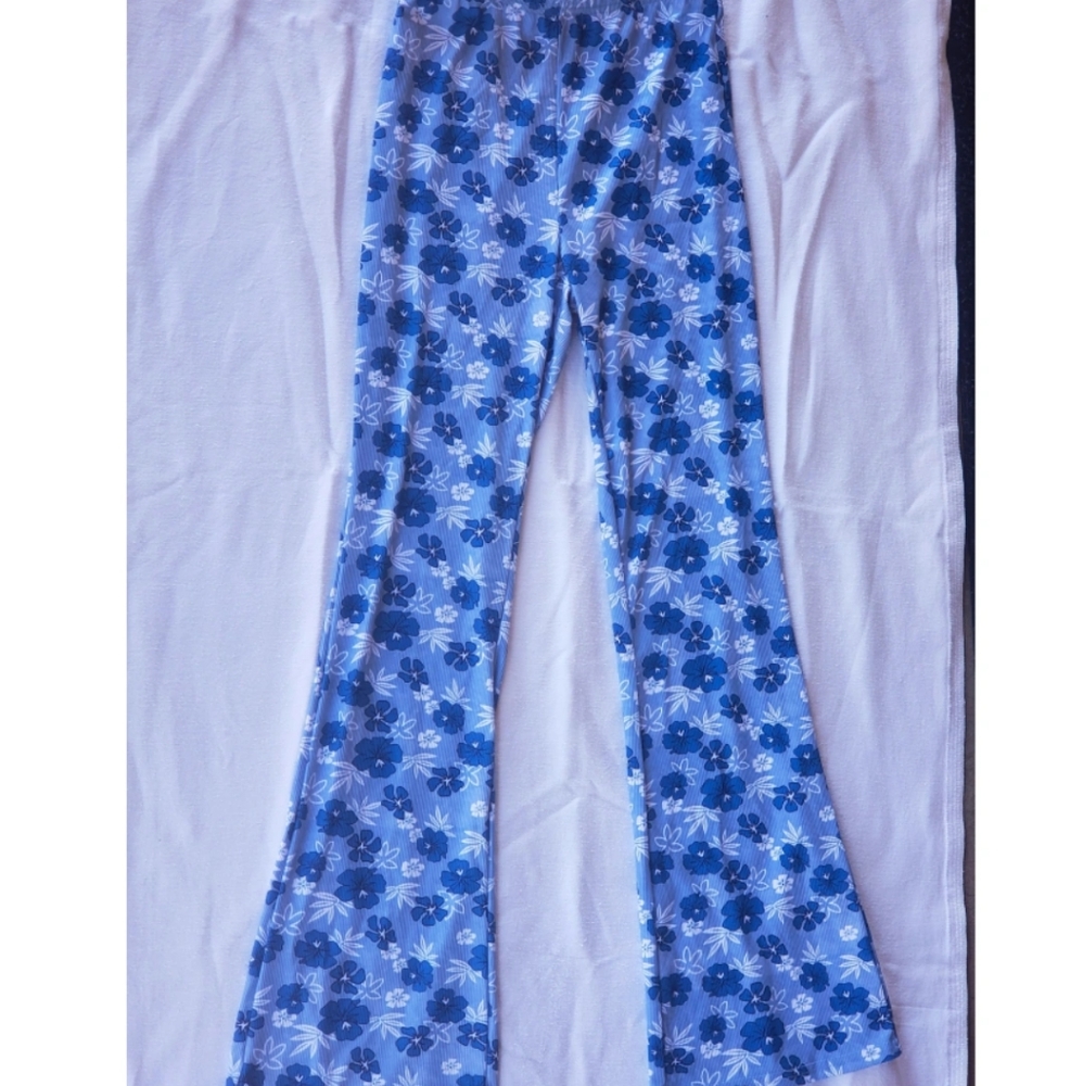 High waisted flare leg leggings